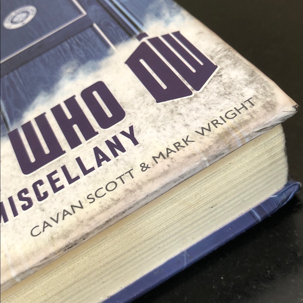 DOCTOR WHO Collector's Edition Dalek Yahtzee Game & Whoology: Dr. Who Miscellany - Picture 14 of 17